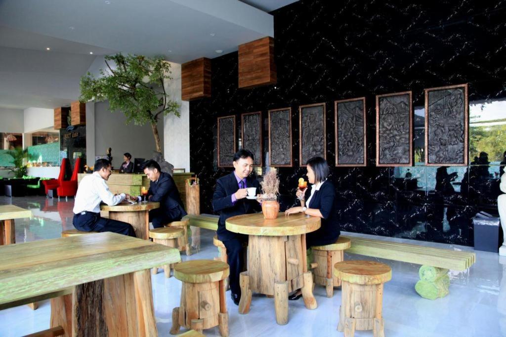Bukit Daun Hotel And Resort Kediri  Exterior foto