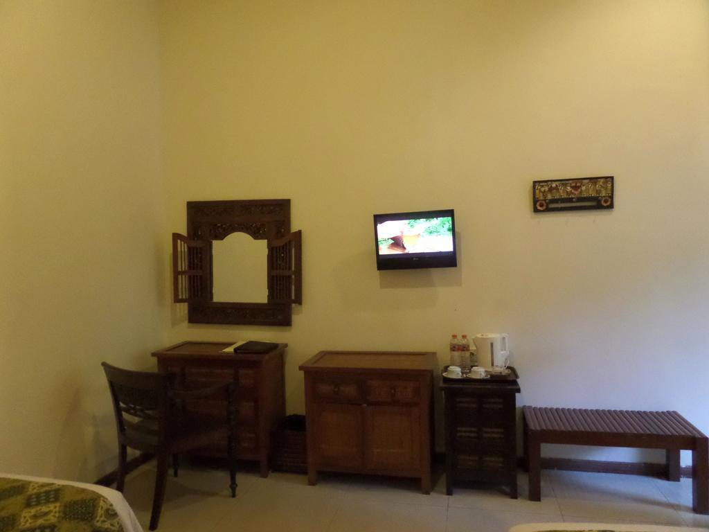 Bukit Daun Hotel And Resort Kediri  Exterior foto