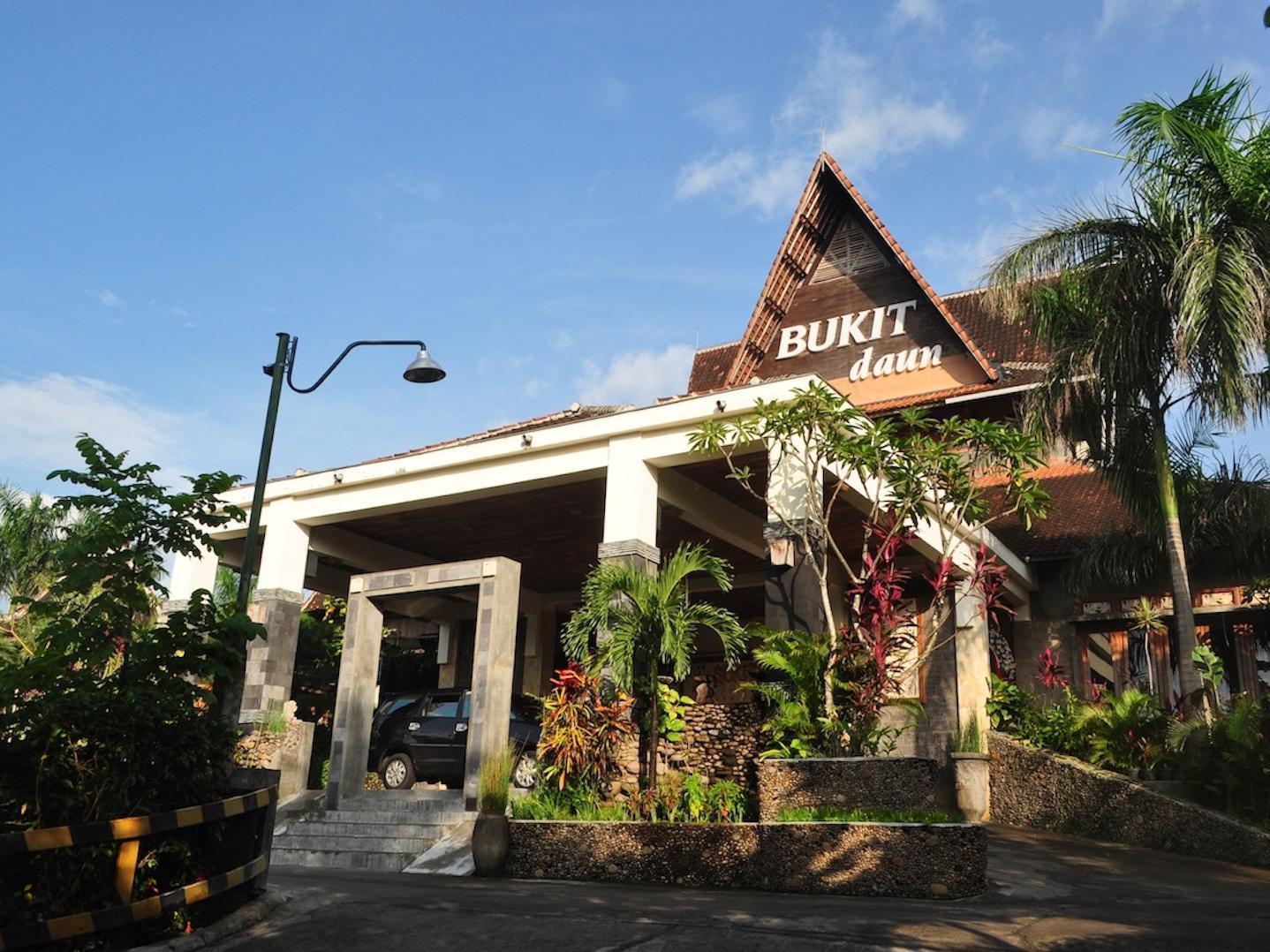 Bukit Daun Hotel And Resort Kediri  Exterior foto