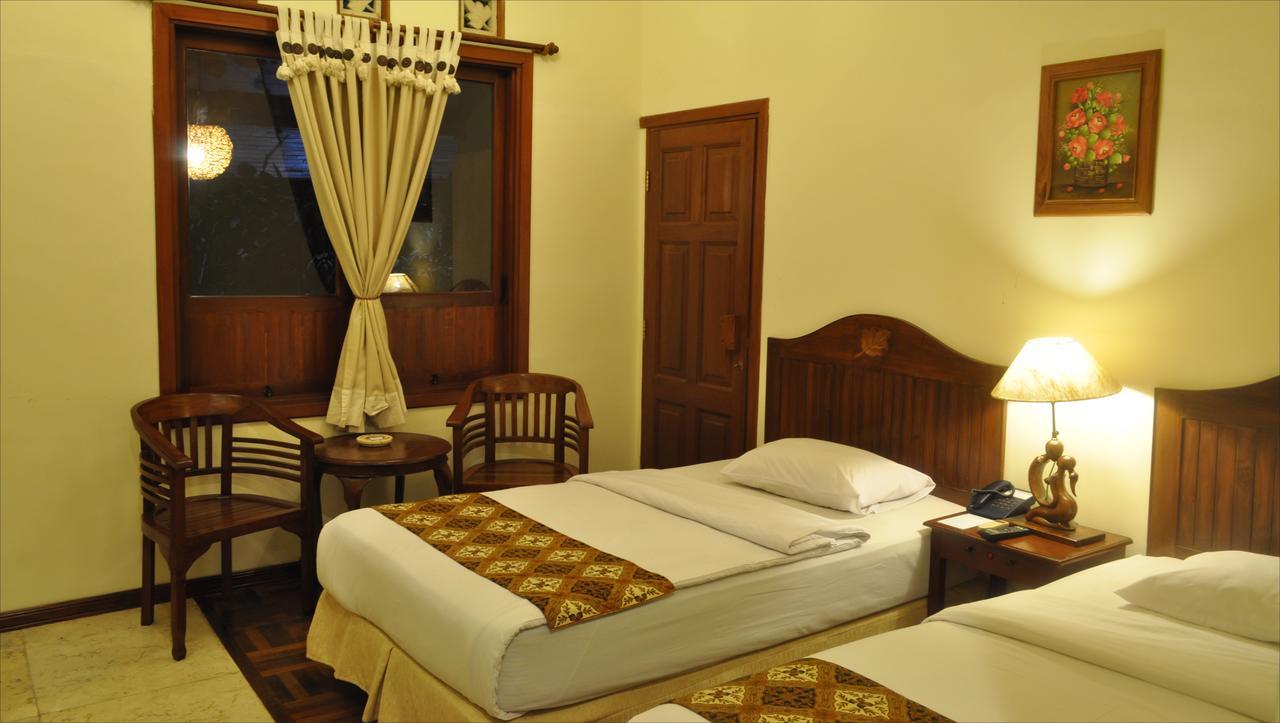 Bukit Daun Hotel And Resort Kediri  Exterior foto