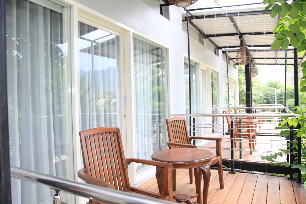 Bukit Daun Hotel And Resort Kediri  Exterior foto