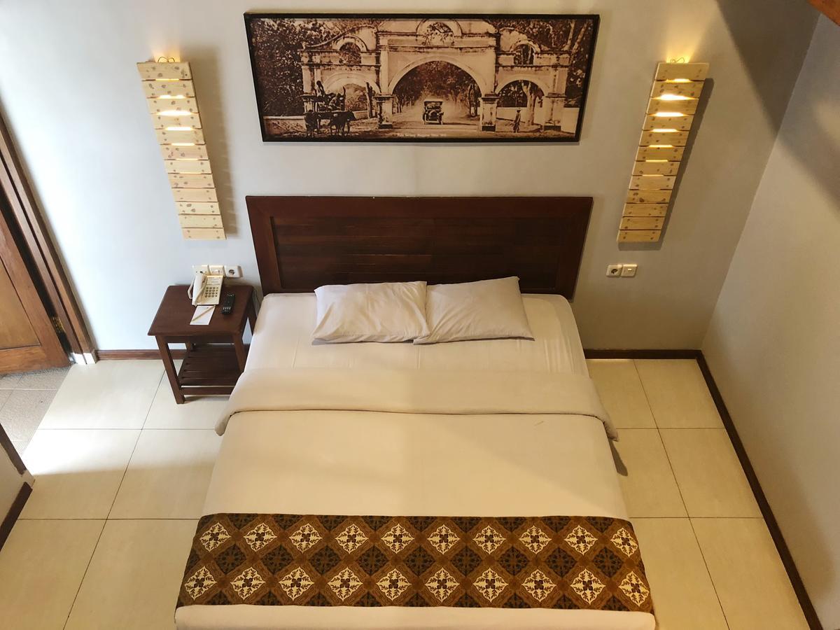 Bukit Daun Hotel And Resort Kediri  Exterior foto
